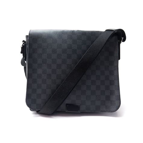sacoche louis vuitton district mm